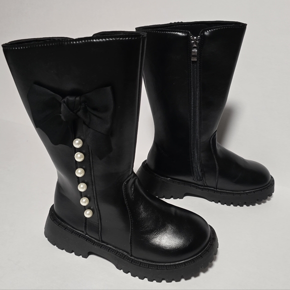 NWOT Girls' Black Boots with Bow and Pearl Detail, Size 32 (US 13) - Picture 4 of 11